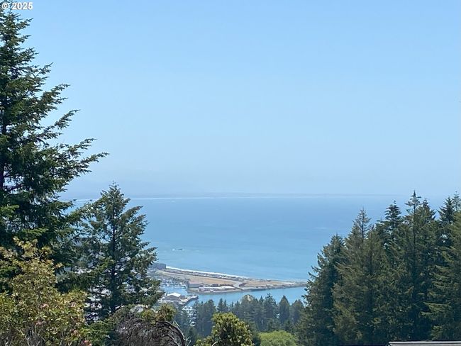 97661 Marina Heights Loop, House other with 3 bedrooms, 3 bathrooms and 2 parking in Brookings OR | Image 15