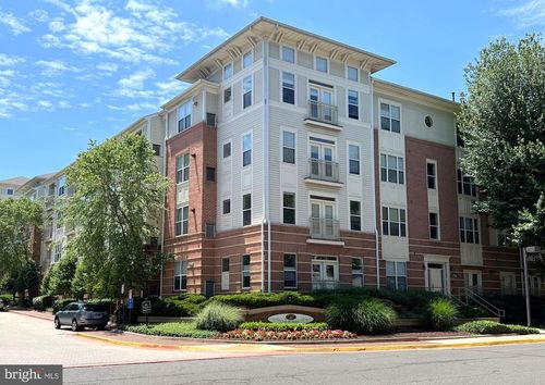 240-9490 Virginia Center Blvd, VIENNA, VA, 22181-4827 | Card Image