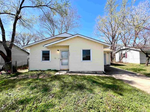 1507 N 10th St, Arkansas City, KS, 67005-1808 | Card Image