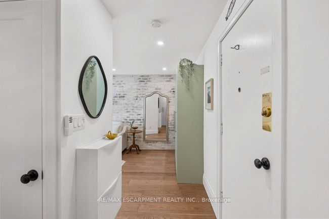 5 - 137 Emerald St S, Condo with 1 bedrooms, 1 bathrooms and 1 parking in Hamilton ON | Image 15