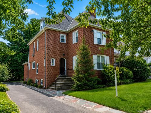 59 Essex Rd, Great Neck, NY, 11023-1535 | Card Image