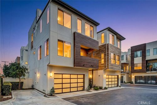 24 Ebb Tide Cir, Newport Beach, CA, 92663-2842 | Card Image