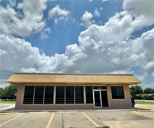 9602 Leopard St, Corpus Christi, TX, 78410-1608 | Card Image