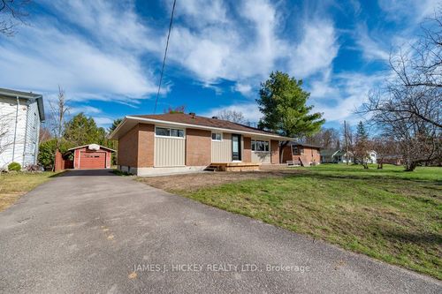101 Birch St, Deep River, ON, K0J1P0 | Card Image