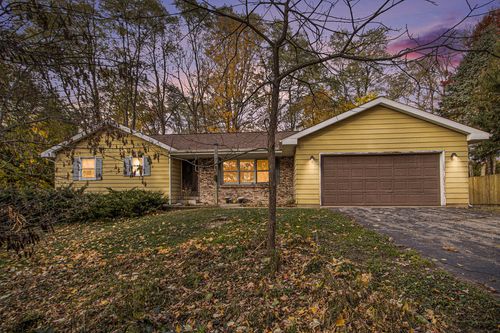 11189 E Cd Ave, Richland, MI, 49083-9327 | Card Image