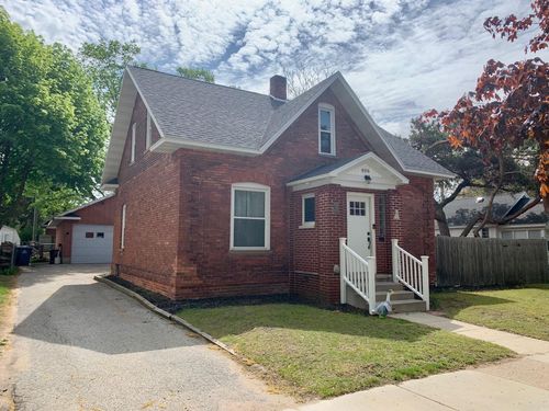 406 N Rowe St, Ludington, MI, 49431-1737 | Card Image