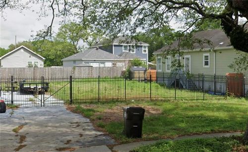 4527 Paris Ave, New Orleans, LA, 70122-2521 | Card Image
