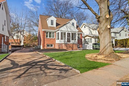 28 Glenwood Ave, Leonia, NJ, 07605-1334 | Card Image