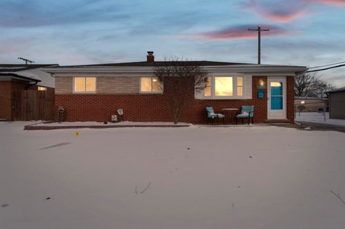 30032 Iroquois Dr, Warren, MI, 48088-5012 | Card Image