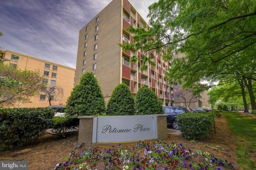n518-800 4th St Sw, WASHINGTON, DC, 20024-3037 | Card Image