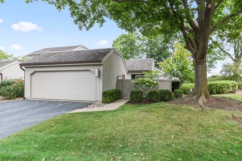68 Thornhill Ln, Lake Barrington, IL, 60010-1632 | Card Image