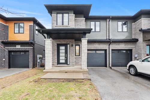 6649 Cropp St, Niagara Falls, ON, L2E0B7 | Card Image