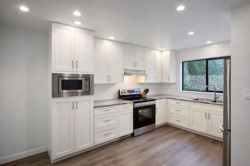 106-511 Gatensbury St, Coquitlam, BC, V3J5E7 | Card Image