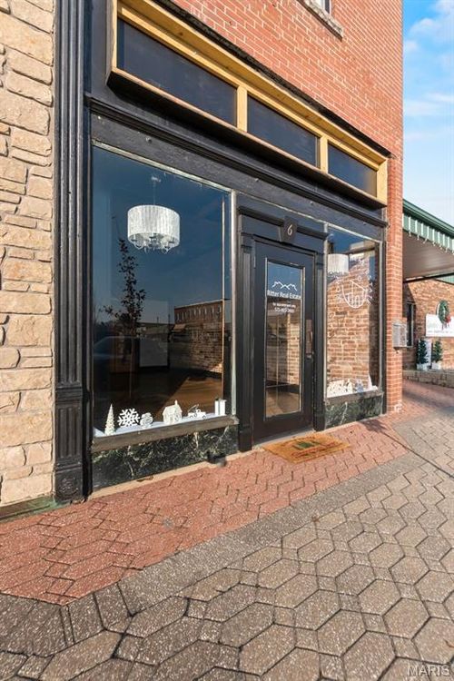 6 W Sainte Marie St, Perryville, MO, 63775-1347 | Card Image