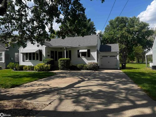 1203 Richmond Ave, Ottumwa, IA, 52501-3916 | Card Image