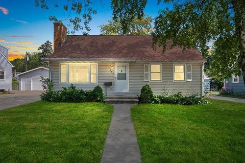 960 Higgins Avenue, NEENAH, WI, 54956 | Card Image