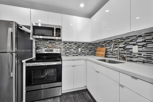 401-1051 Sw 1st St, Miami, FL, 33130-1061 | Card Image