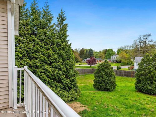 212 Commons Ln, Saugerties, NY, 12477-5242 | Card Image