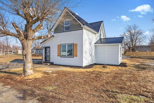 217 4th St, Tipton, IN, 46072-1817 | Card Image
