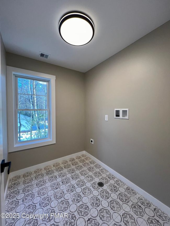 Laundry Room | Image 34