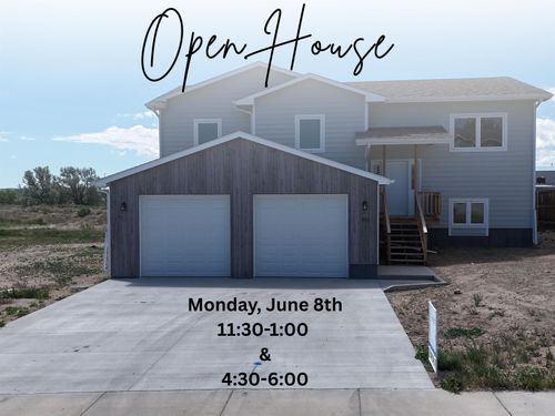 915 Flicker Street, Douglas, WY, 82633 | Card Image