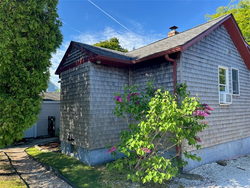 Draper Ave, Middletown, RI 02842