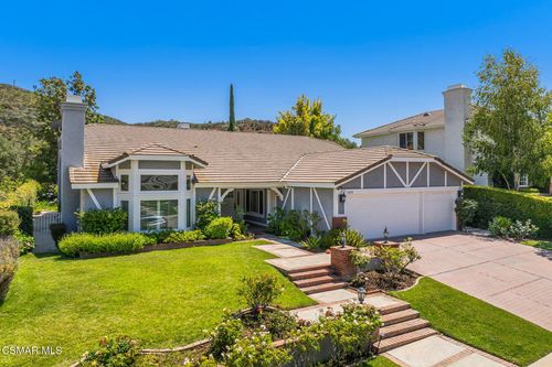 5032 Pathfinder Ave, Oak Park, CA, 91377-4702 | Card Image