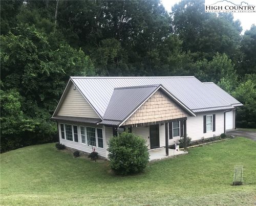 138 Forest Oak Ln, Jefferson, NC, 28640-9816 | Card Image