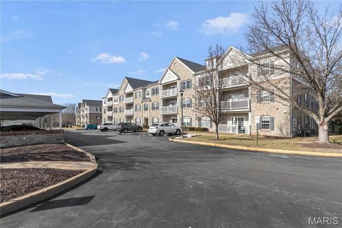 apt-301-1 Monarch Trace Ct, Chesterfield, MO, 63017-4618 | Card Image