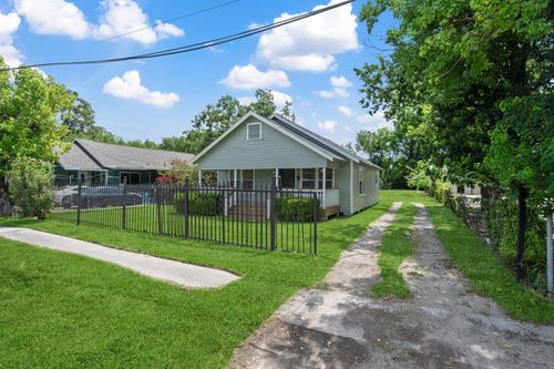 3822 Wipprecht St, Houston, TX, 77026-3930 | Card Image