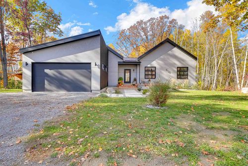 17 New Pierce Dr, Stirling, ON, K0K3E0 | Card Image