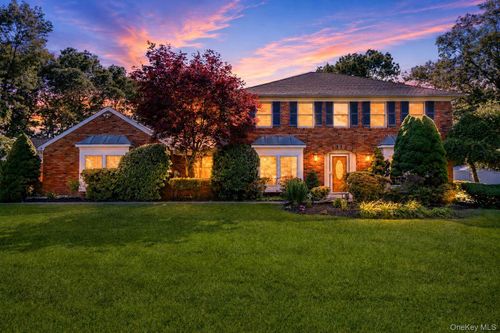 17-15-17 Park Woods Ln, Kings Park, NY, 11754-4602 | Card Image