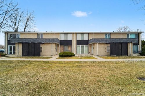 unit-4-8691 Kennedy Circle, Warren, MI, 48093 | Card Image