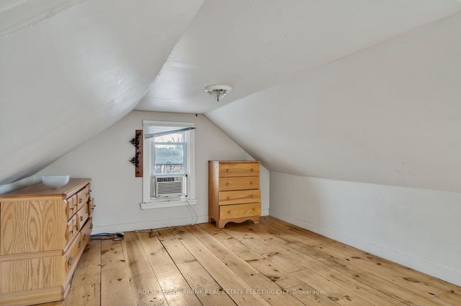 617 Aylmer St N, House other with 3 bedrooms, 2 bathrooms and 2 parking in Peterborough ON | Image 35
