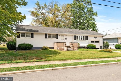 5 Delotto Drive, Hamilton, NJ, 08619 | Card Image