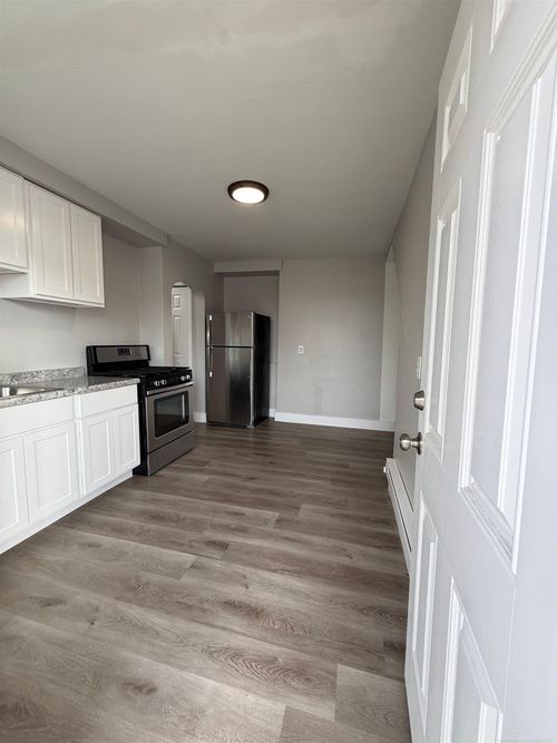 18059 Hoover St, Detroit, MI, 48205-2687 | Card Image