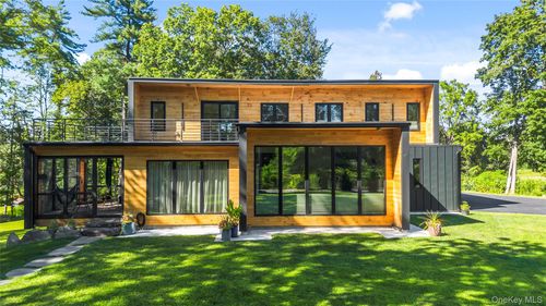 14 N Farm Ln, Wappingers Falls, NY, 12590-5565 | Card Image