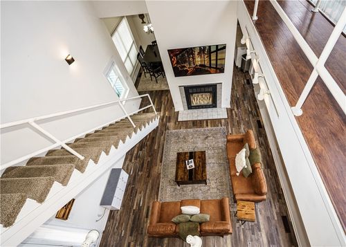 1 Drennon Dr, Eureka Springs, AR, 72632-9771 | Card Image