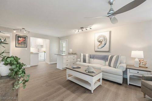 626-626 12th Ave S, NAPLES, FL, 34102-8034 | Card Image