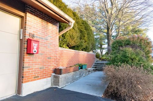 118 Madeline Rd, Manchester, NH, 03104-2018 | Card Image