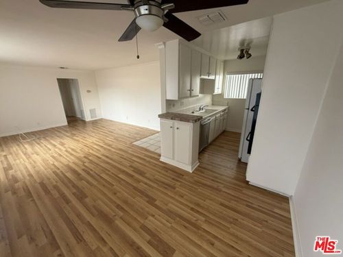 205-18600 Burbank Boulevard, Tarzana, CA, 91356 | Card Image