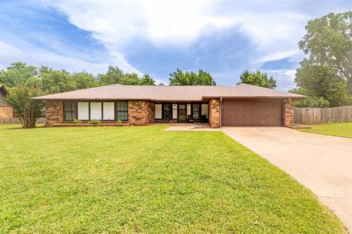 3907 Yorkshire Dr, Stillwater, OK, 74074-1635 | Card Image