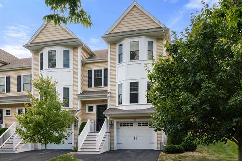 401 Crystal Way, Bellingham, MA, 02019-1768 | Card Image