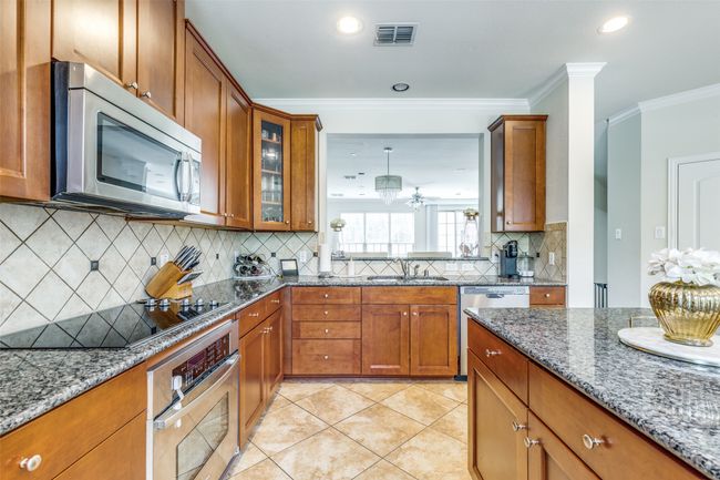 3932 Asbury Ln, Townhouse with 4 bedrooms, 4 bathrooms and null parking in Addison TX | Image 11