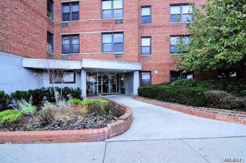 3h-102-30 Queens Blvd, Forest Hills, NY, 11375-3137 | Card Image