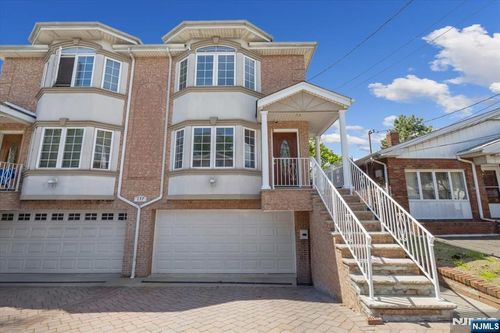 137 Morningside Ln, Palisades Park, NJ, 07650-1998 | Card Image