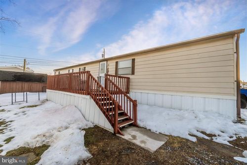 1048 Cedar St, Laurys Station, PA, 18059-1209 | Card Image