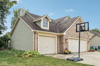 7565 Winding Way, House other with 4 bedrooms, 2 bathrooms and null parking in Fishers IN | Image 2