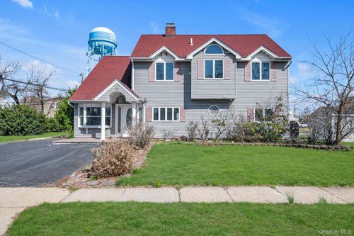 21 Bird Lane, Oyster Bay, NY, 11801 | Card Image
