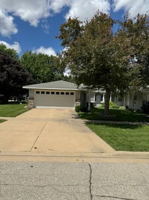 302 Grove St, Lyle, MN, 55953-6747 | Card Image
